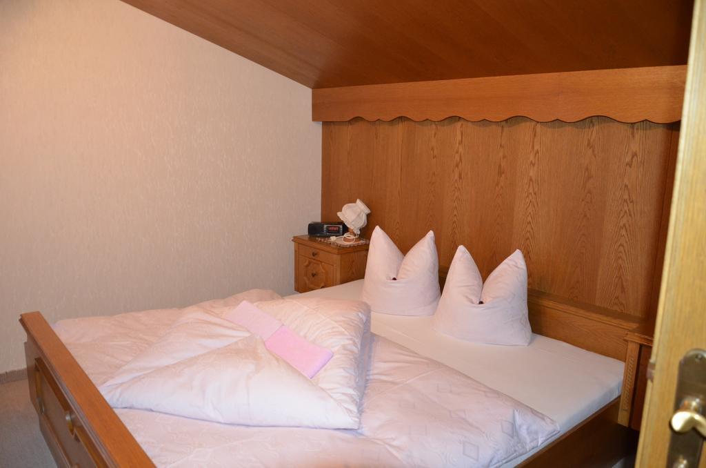 פינקנברג Gaestehaus Troppmair מראה חיצוני תמונה